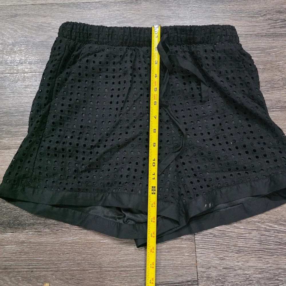 Greige Black Eyelet Drawstring Shorts GMC5249SB Size Medium NWT